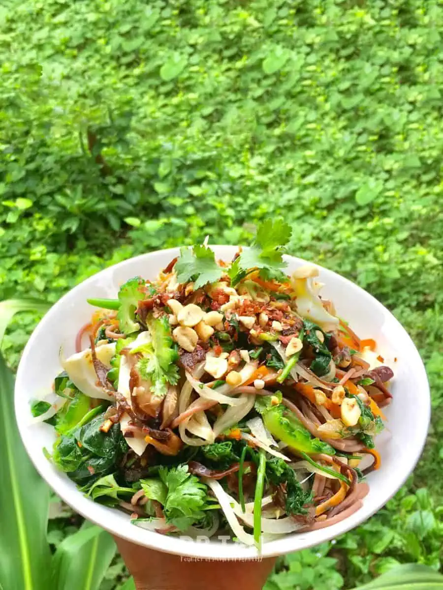 Bún lứt trộn rau củ